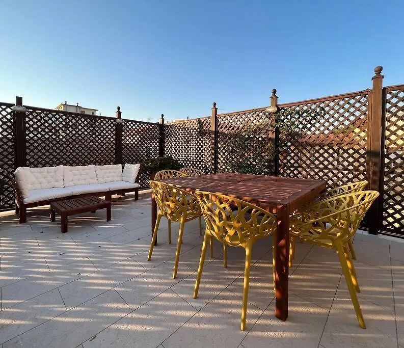 La Terrazza Su Viareggio Apartment 0*,